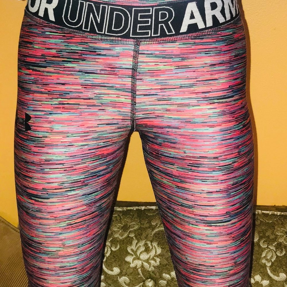 I am selling girls under armour capri